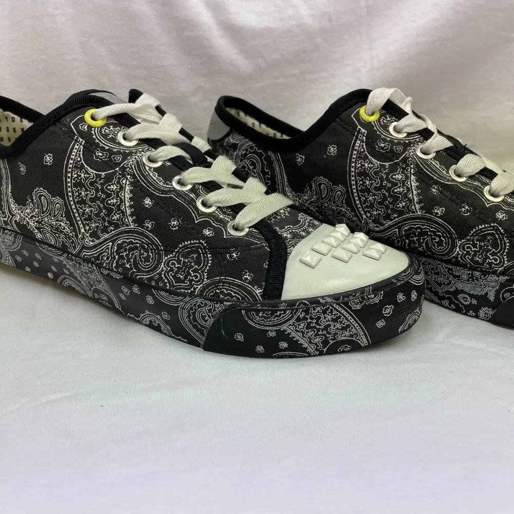 DKNY BARBARA STUDS SNEAKERS **VERY RARE** - Picture 5 of 9